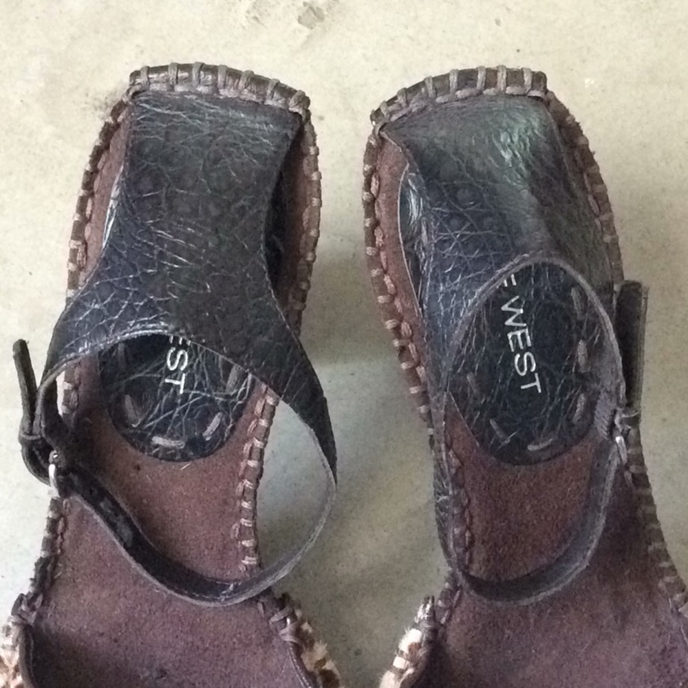 Pretty leopard cow hide ankle strap sandals - Picture 3 of 8